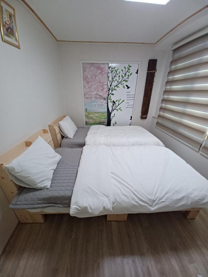 J&J Guesthouse Jeonju Exterior photo